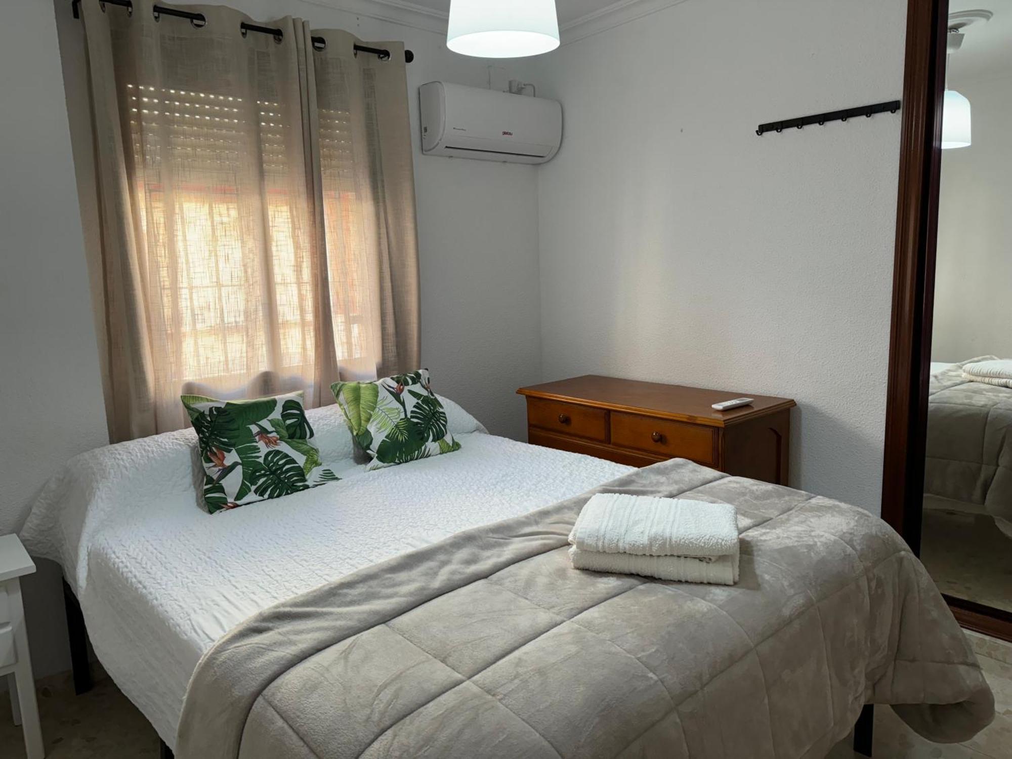 Apartamento Familiar En Barrio Reina Victoria Huelva Ngoại thất bức ảnh